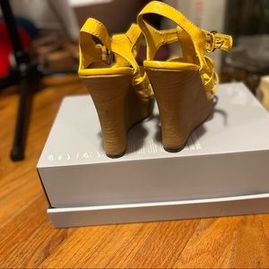 Yellow pat wadge SND Size 9